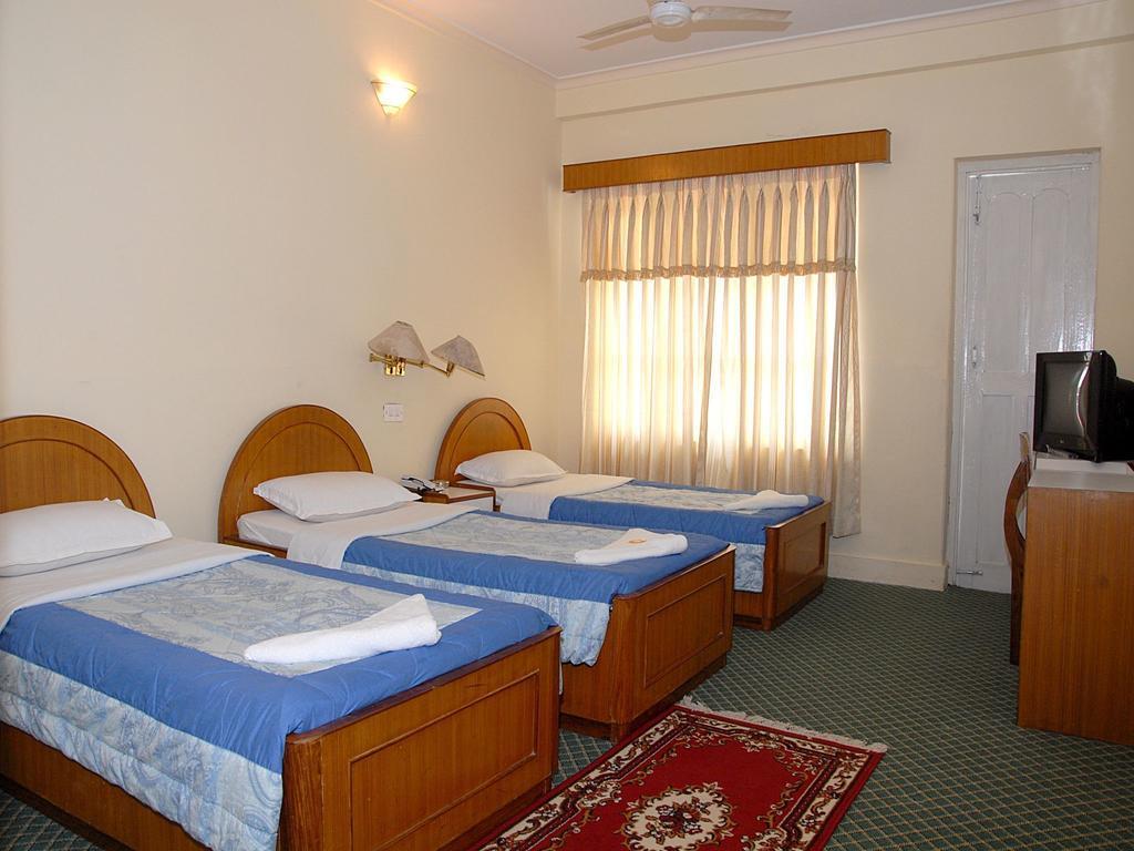 Hotel Blue Heaven Pokhara Buitenkant foto