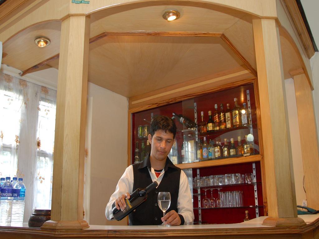 Hotel Blue Heaven Pokhara Buitenkant foto