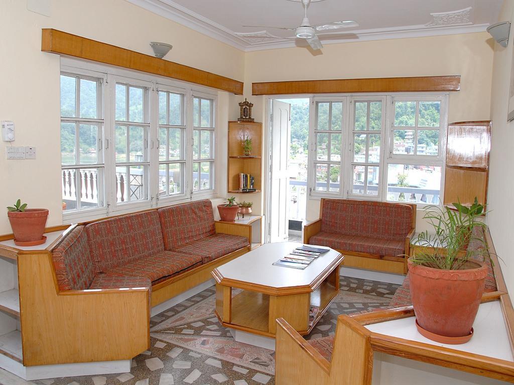 Hotel Blue Heaven Pokhara Buitenkant foto